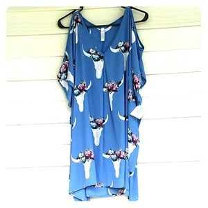 Oversized Bull Skull Cold Shoulder Tunic